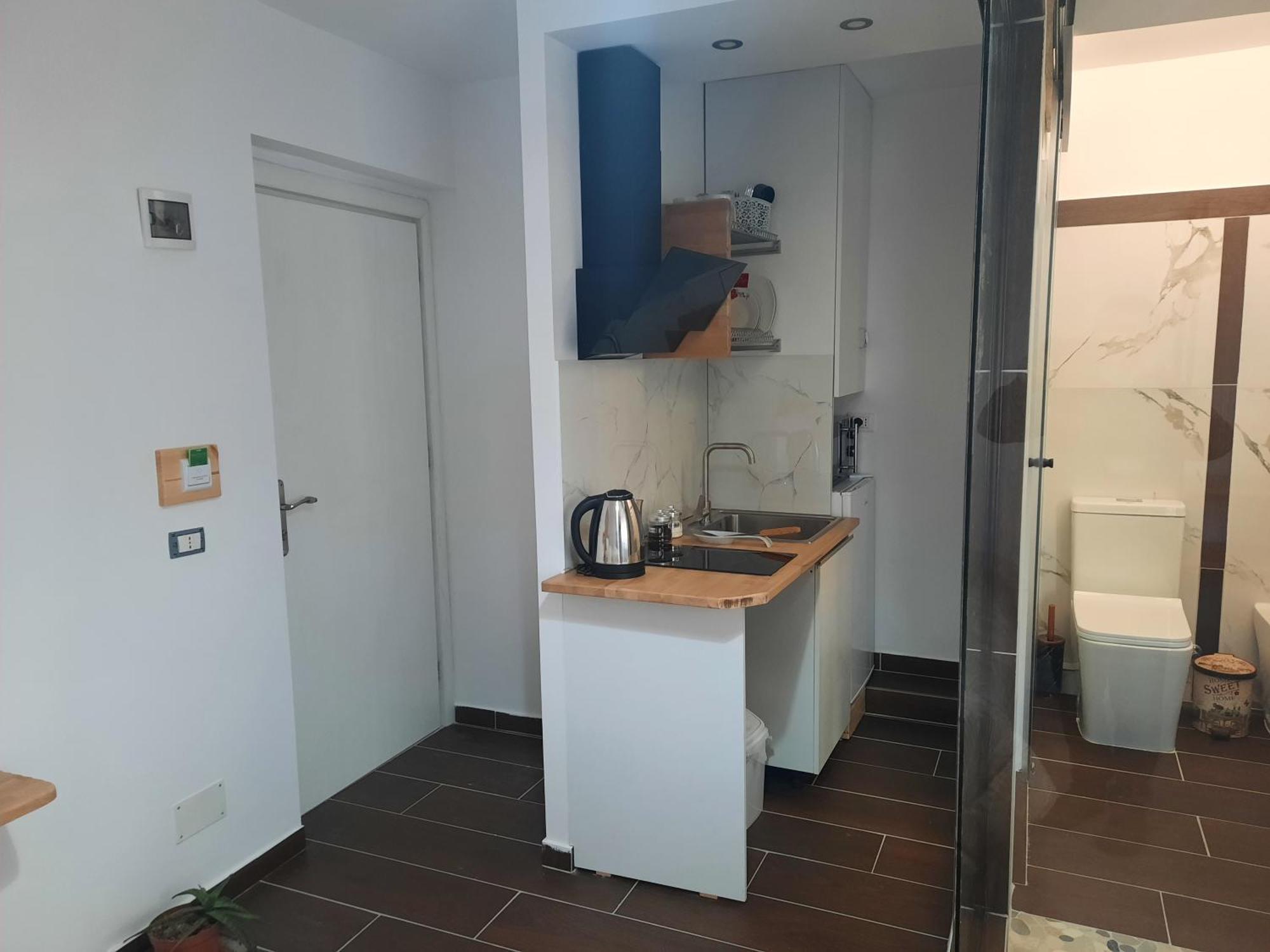 Central Apt *